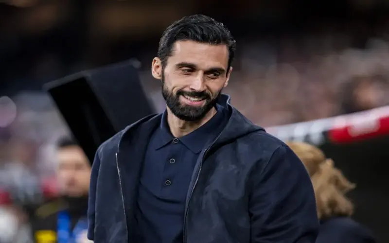تفاصيل بسيطة تفصل أربيلوا عن تولي تدريب أحد أندية الدوري الإنجليزي